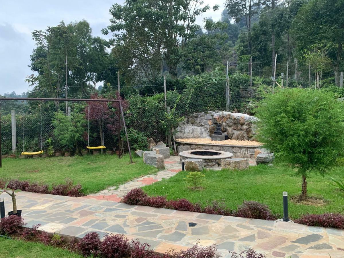 קוטאגירי Silvertip Cafe & Homestay מראה חיצוני תמונה